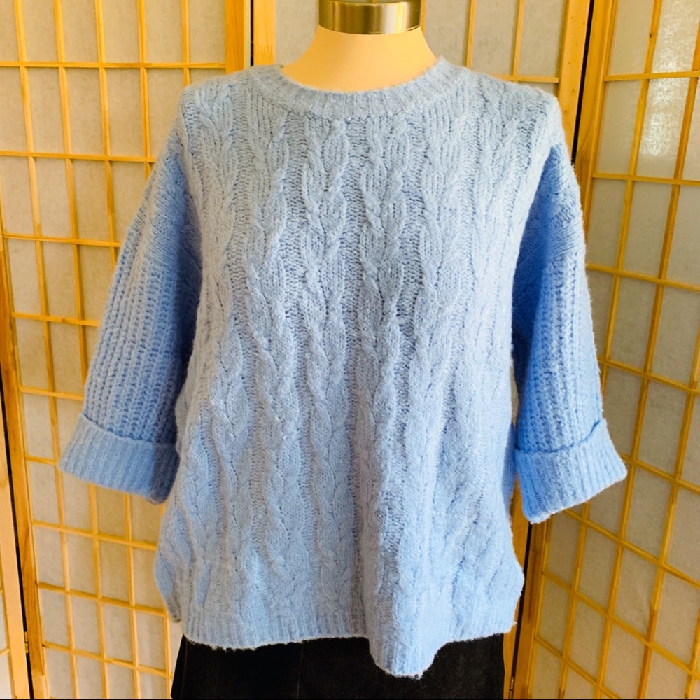 OLIVIA SKY Light Blue Short Sleeves Medium Sweater